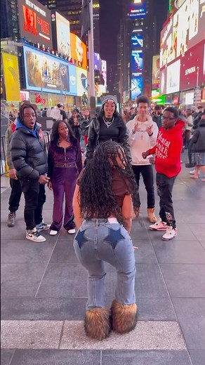 I had to bring my dance to the city 😭 #shorts #dance #nyc #shortsdance #dancer #danielamontero1018