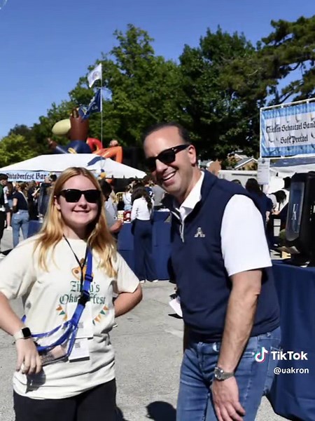 Brb …. Sobbing over our camera roll. What a year, our social media student assistant had! 💙🦘 #graduation #trending #uakron