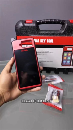 AUTEL MAXIIM KM100 ¡El programador de llaves portátil más nuevo de Autel! ✅ Genera Autel IKEY en 60 segundos ✅ Doble frecuencia 315/433 y 868/915 ✅ IMMO y programación por OBD en 90% de vehículos ✅ Compatible con BMW, VW, Toyota, Honda, GM y más ✅ Funciones: leer PIN, agregar llave, AKL (todas las llaves perdidas), clonación/edición de transpondedores 📦 Incluye 2 llaves Autel IKEY GRATIS 📲 Mándanos mensaje para precio y disponibilidad 🚚 Envíos a todo México | Gamakey Mx