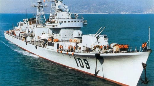 两代109舰 051DT开封舰/055东莞舰 两代110舰 051ZT大连舰/055安庆舰 两代东莞舰 053H1G/055 两代安庆舰053H2G/055