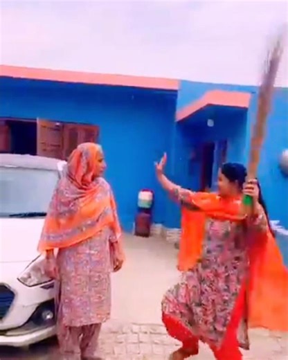 बहू बनकर भी काम करो #bahusaaskibatain #mrmrspadda123 #plzsubscribe #plzviral #ahzeeraplus