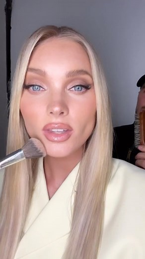 elsa❤️ on Instagram: "My every day lip-hack elsa x @beaubble lip contour wand. Last day to shop it today! 凉"