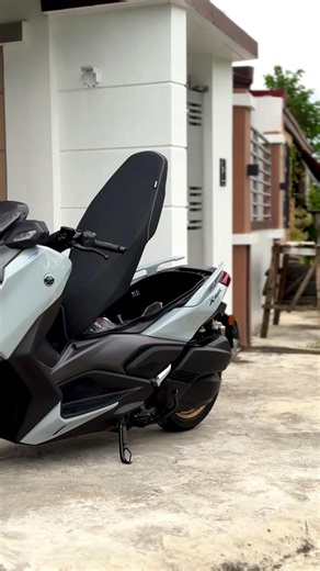 Upgrade Your Yamaha Xmax with Griptech Flat Seat