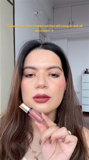A perfect muted red lipstick that will compliment all skin tones ✨ #shorts #lipstickswatch