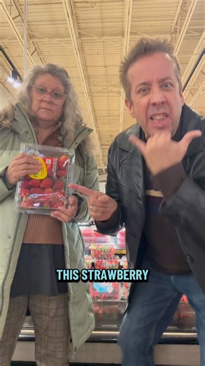 37K views · 589 reactions | How do you sign this? Who is right? Strawberry. Put H for Husband or W for Wife or D for different… #asl #strawberry #wrongsign #marriagehumor #keithwann #yousignedthatwrong | Keith Wann ASL Comedian | Facebook