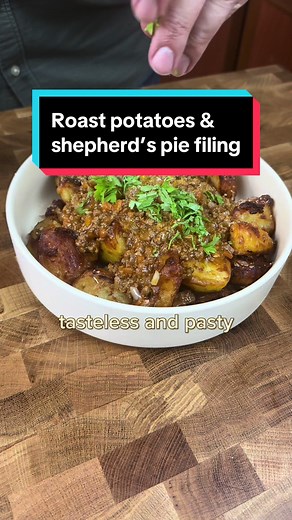 Shepherd’s pie filing & roast potatoes Im just not a fan of mash potatoes! I cant help it i tried so hard but cant like them!!! Ingredients: 1 stick of celery 1 carrot 1 onion 4-5 cloves of garlic 500 grams of mince (beef or lamp your choice) 2 tbsps tomato puree 2 tbsps red grape vinegar 1 tbsp flour 2 cups of beef stock 5 potatoes Salt & pepper 1/2 cup of oil Chop all veggies and sauté them with the mince till browned. Add the tomato puree. Vinegar. Flour and the stock. Simmer till thickened. 