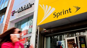 FCC halts T-Mobile, Sprint merger review