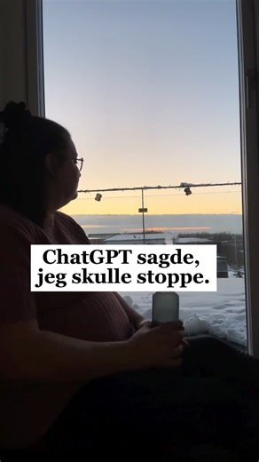 Diana Myjak | Dag 34 ChatGPT sagde, jeg skulle stoppe. Ikke med at drikke vand. Men med at forsøge at indhente det hele på én gang. Jeg går i... | Instagram