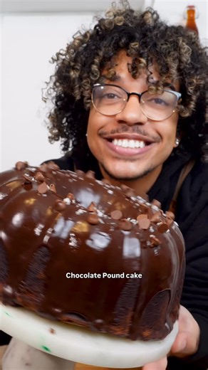 Everything Just Baked ! on Instagram: "Ive made a LOT of pound cakes and this Chocolate Pound Cake might just be the best one yet!!!! 🙂‍↕️🤤 As always, remember that oil equals moisture and butter equals flavor! You need both😤 Comment “recipe” and I’ll send it to your DMs or check the link in bio! 🫶🏾 https://everythingjustbaked.com/chocolate-pound-cake/ #everythingjustbaked #poundcakerecipe #chocolatepoundcake"