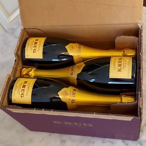 Krug has arrived! We are thrilled to finally have the 169ème grande cuvée édition back on the menu. Available by the glass and by the bottle. 🥂 . . . #nolabubbles #krug #grandecuvee #cheers #drinkchampagne #nolawine #noladrinks #finechampagne #backinstock #krugchampagne #kruglovers #tgif @krugchampagne @krugoli | Effervescence