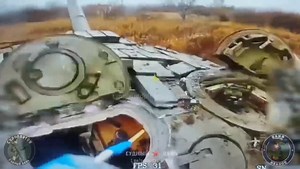 🇷🇺🇺🇦Russian drones destroyed a Ukrainian T-72 tank | Armoured Arsenal