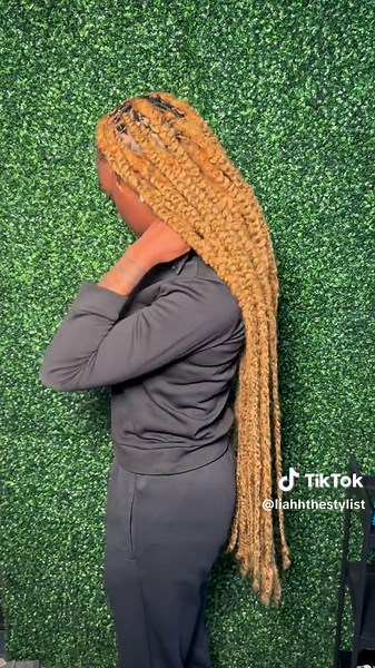Achieve Beautiful Knotless Braids Over Locs with This Natural Method