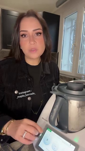 189K views · 2K reactions | كلاص بالتيرموميكس بمذاق الفرولة |recette glace avec le thermomix gout fraise #glace #fraise #فرولة #مثلجات #thermomix #ترمومكس | Majda berrada | Facebook