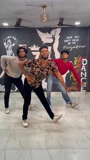 Watchfully: Boys ❤️‍🔥😛💃 Video credits @its_darshu06 #reels #dance #thalapathyvijay #vijaysongs #dancevideo #trendingreels #trending #tamil #reelstamil #instagram #instagram #instadance #pambarakannu #vidyasagar #soniaagarwal | dancerdancercristo
