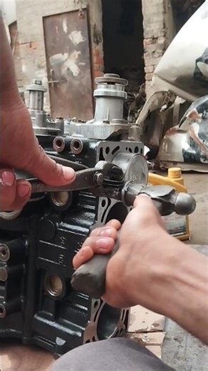 Expert Piston Installation | 4 Cylinder petrol Engine Rebuild Step by Step#automobile #pistons