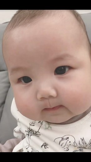 125K views · 2.4K reactions | 來 I’m hungry 襤 #chubbycheeks #chubbybaby #happybaby #goodmood #baby #fyp #babylife #babycute #cutebabies #babygirl #babyboy #lovelybaby #babylovers #reelsvideo #cutelittlebaby #babytime #cutebaby #littlebabies #cutebabies #babylovely #babyofthefamily #lovebabies #cutelittlebaby | Cute little baby | Facebook