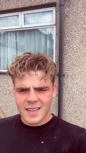 Little video from today, I worked 7days this week doing all I can to get it in, Hod carrying is graft, but we love it #foryoupage #bricklaying #hod