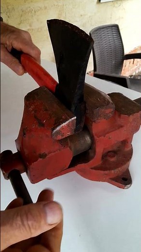 How to Sharpen an Axe (Its Very Easy)