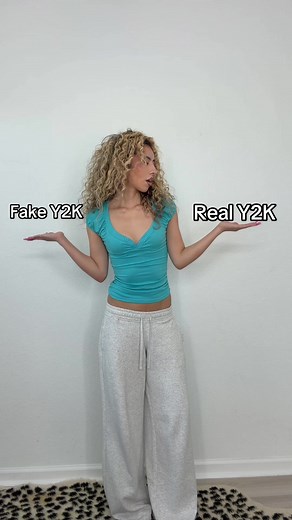 Real vs Fake Y2K Fashion: 2000s Outfit Differences