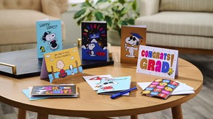 American Greetings 15-Count Peanuts Graduation Card Pack with Envelopes