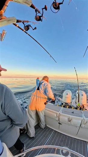 8.1K views · 80 reactions | Pro tip #2: Once you've gotten comfortable removing the hook from flounder before netting (previous video), you can move on to dehooking wahoo before bringing them into the boat. After all, nobody likes a big fish flopping around with big hooks flying everywhere. | Chilly Water Fishing Charter | Facebook