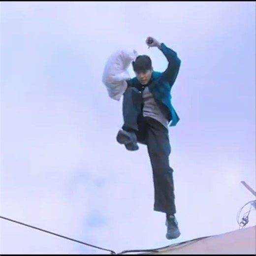 He Jumped to Save Her 😳💔📈 | Good Boy | #goodboy #parkbogum #kimsohyun #kdrama #edit #shorts