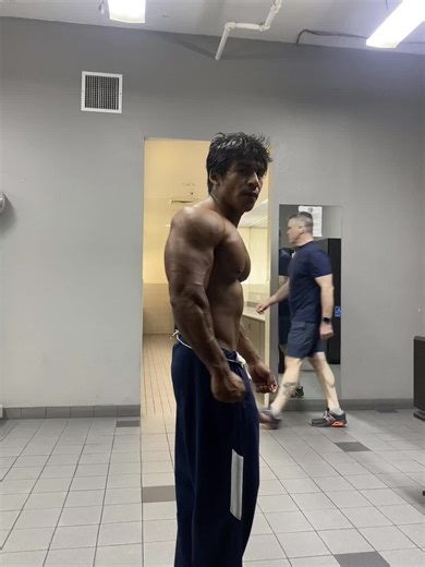 Upper Body Day Workout: Dry vs Wet Gains Explained