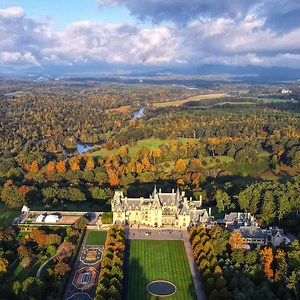 It's not too early to plan your autumn escape to Biltmore Estate in Asheville, NC! Make the Village Hotel on Biltmore Estate your home away from home to witness autumn’s colorful transformation of the Blue Ridge Mountains. 🍂 | Biltmore