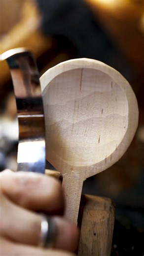 Twca Cam ASMR Spoon Carving
