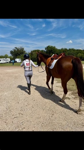 Playing catch up from all the fall activities! Deer Creek received the colors of the rainbow at Curragh Equestrian Centers Schooling HT!!🌈 💙1st place in elementary we had Stacey and Hi Teck Ryder finishing on their dressage score! ❤️2nd place in elementary was Jennifer and Piccasso and his first ever Horse trial! Also finishing on their dressage score. 💛3rd place in Training level we had Kat and Jimmy cricket! 🤍4th place in beginner novice we had Jennifer and CDB Chaplin! 🩷5th place in star