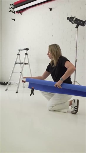 Don't forget to add crossbars to your backdrop roller system! #photography #studio #hack