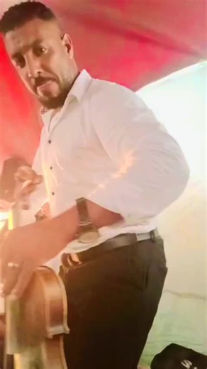 🎻 Música en Vivo: ¡Descubre Talentosos Artistas!