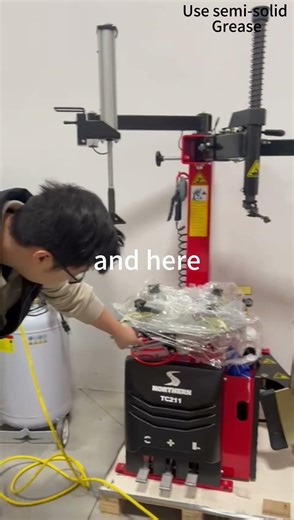 How to do maintenance of your tire machine? 30 seconds show you how to do it #tirechange #tire