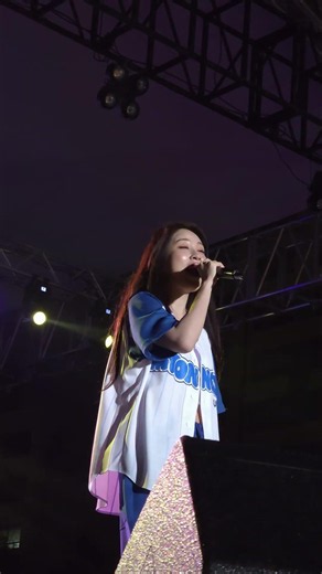 뭔가 잘못됐어 단단히 설명할 수도 없이 권진아에게 빠져버린거야..🥰