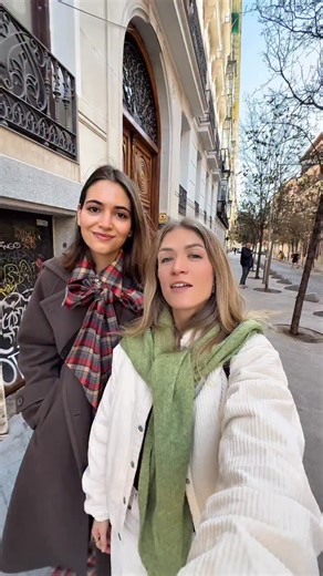 What Women Wear • Street Style from Madrid on Instagram: "What do you find chic about madrileñas? Cuéntanos para hacer la parte 2!🤩 #madrileñas #spanishstyle #modamadrid #madridstyle"