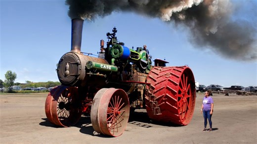 The construction of the largest steam tractor in history took place in a garage: 150 CASE