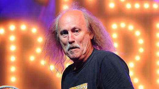 Legendary comedian's cause of death revealed after traffic passing at 76