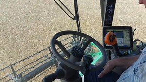 ¡Tiempo de cosecha de cereal en Navarra a las puertas de San Fermín! Gracias a D-CODER TOP y al buen hacer del agricultor asesorado por nuestros técnicos, hemos obtenido el resultado esperado en este campo de cebada 🌾 | Timac AGRO España