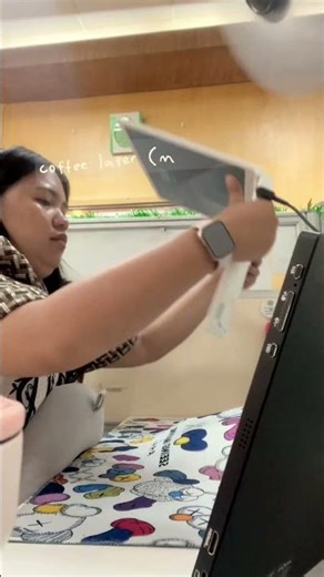 Me being grumpy early in the morning🫠🙂. Be kind today. I’ll try tomorrow. #minivlog #work