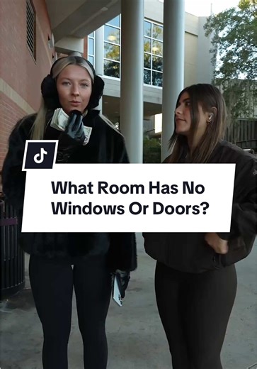 ¿Qué habitación no tiene ventanas ni puertas?
