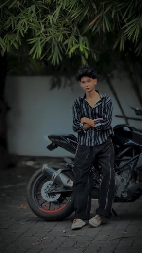 mayank on Instagram: "Typing 😍"