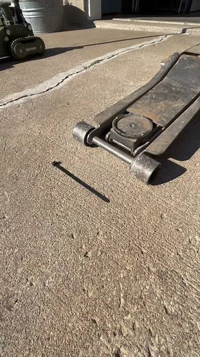 BusinessBlurb™ | Even runs over a zip tie! O’Reilly’s is selling a floor jack with tank treads. 🤣 ( Via: @jakemoser21 ) #tank #offroad #cars #auto... | Instagram