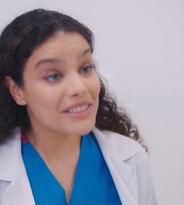 Escenas Doctor Milagro Capitulo 27 Parte 5 Nuevos Horizontes: Ali se Aventura en Patología en "Doctor Milagro" Mientras Ali se adapta a su nuevo rol, sus colegas y amigos lidian con su ausencia, evidenciando el impacto que ha tenido en el equipo. #doctormilagro #mucizedoktor #series #seriesnetflix #primevideo #hbomax #seriesturcas #novelasturcas #swiptv | Resúmenes y Entretenimiento
