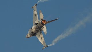 UAE Air Force F-16E Desert Falcon at the Dubai Airshow