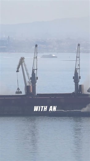 A Ship That Swallows Ships: The Dockwise Vanguard #HeavyLiftVessel #DockwiseVanguard #fliki