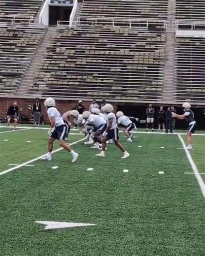Our first look at Georgia Tech’s new QB1 Alberto Mendoza. #cfb #collegefootball