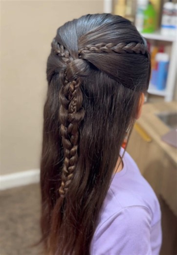 Such a cute way to intertwine the braids in a half up half down hairstyle 💕 #braids #hairinspo #hairtutorial #kidshairstyles #toddlerhairstyles