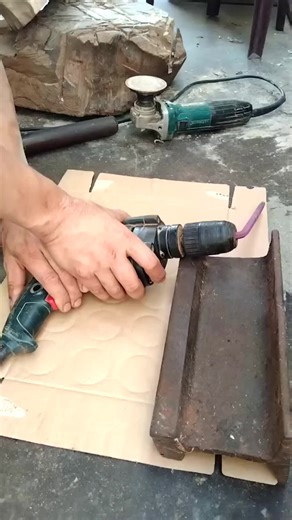 809K views · 2.4K reactions | Best tool trick today #electrician #reelsfypシ #tooltrick #trend #bodybuilder #diycraft #powerlifter #photochallenge #foryou #homemade | Tool Trick | Facebook