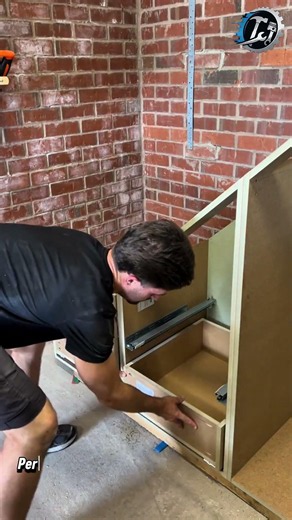Professional Cabinet Assembly Guide 🔨🪚 #Woodworking #DIY #CabinetMaking