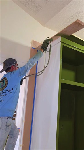 La elegancia del verde: pintura de gabinete con Titan440 MultiFinish